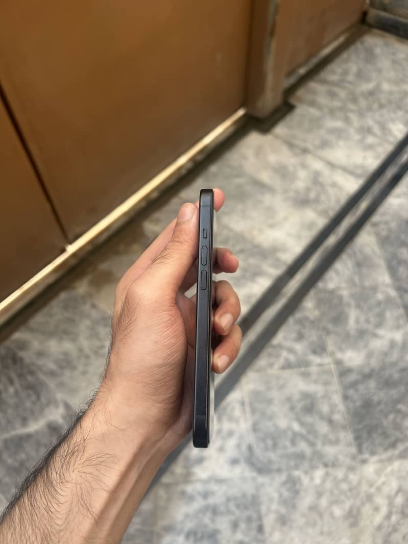 Apple iPhone 15 6