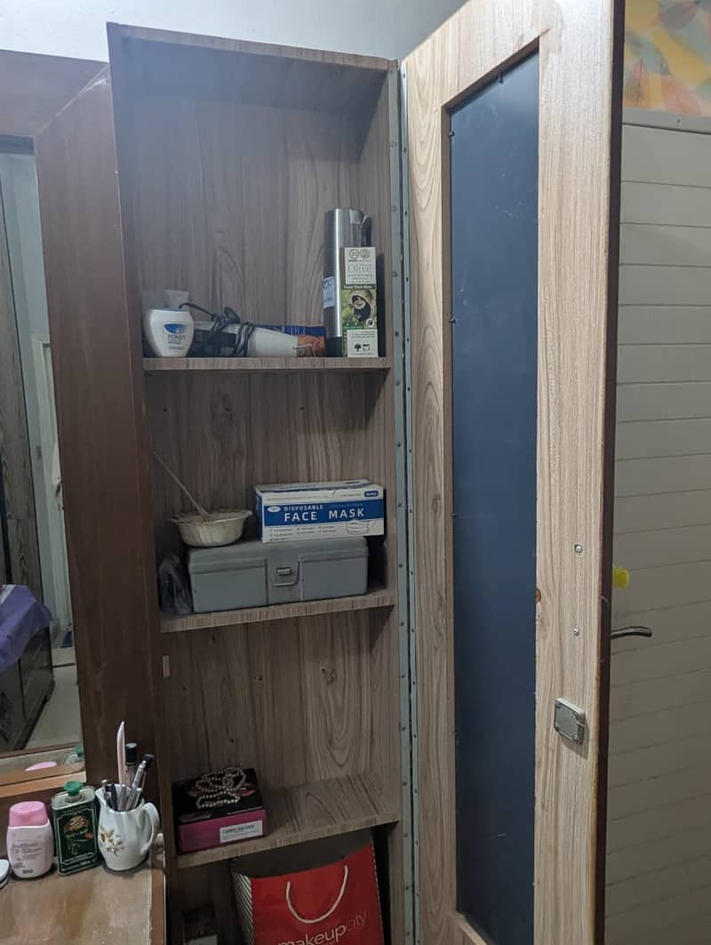 Dressing Table with Double Mirrors & Drawers 2