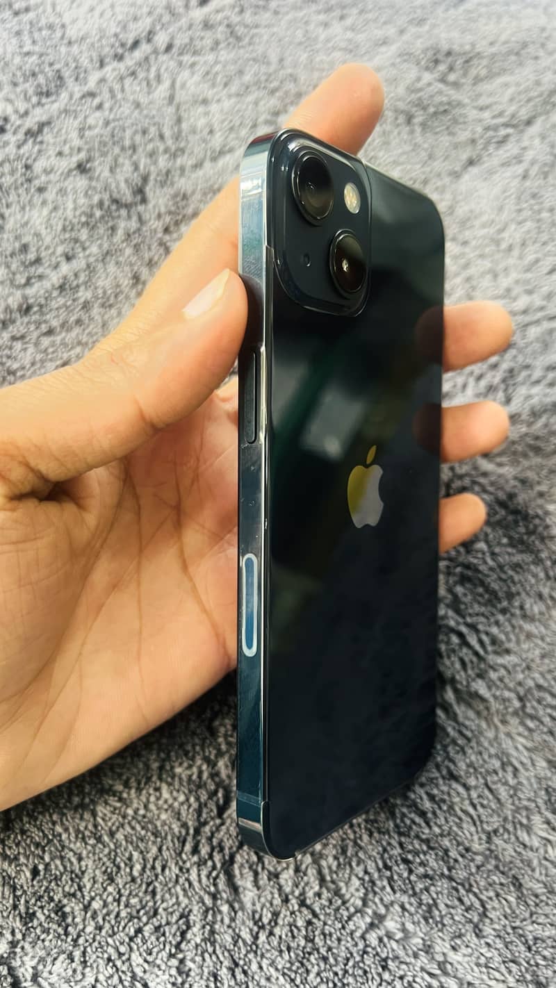 Apple iPhone 13 1