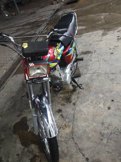 Honda 125 Ha 2025 model ha pahly mehna ka 11500 kLM chala ha