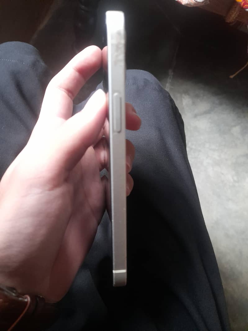 Apple iPhone 12 3
