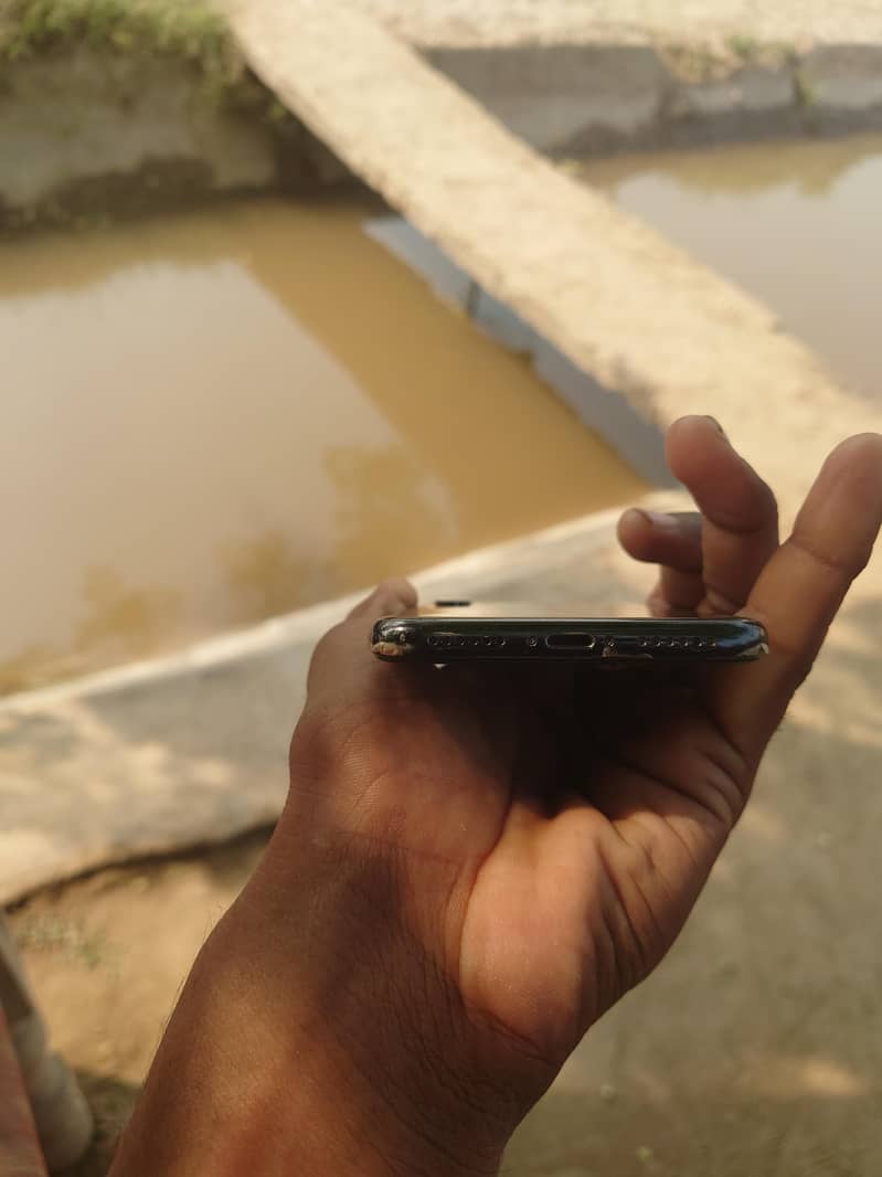Apple iPhone X 2
