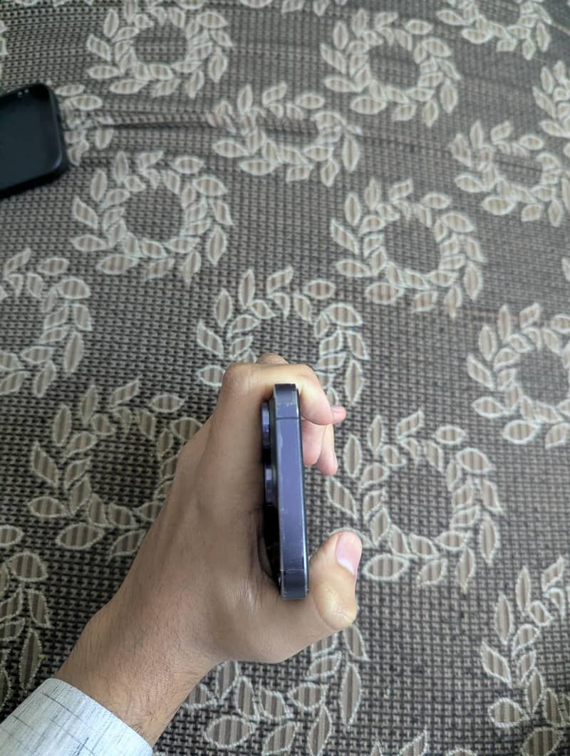 Apple iPhone 14 Pro 4