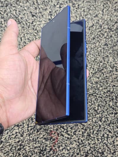 Samsung Z Fold 7 512GB - 10/10 Condition - With Box`