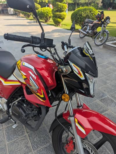 Honda CB 150F | First Owner | 8,800 KM | Scratchless
