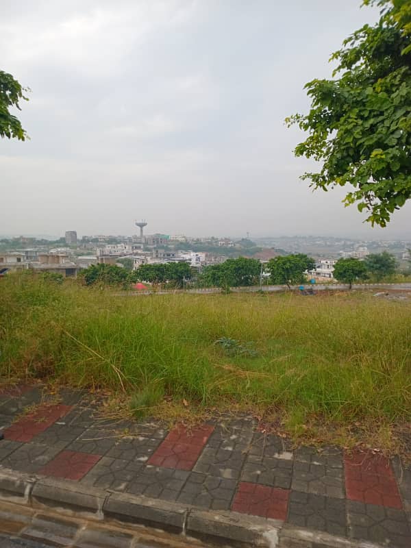 1 kanal heighted plot in Sector C 0