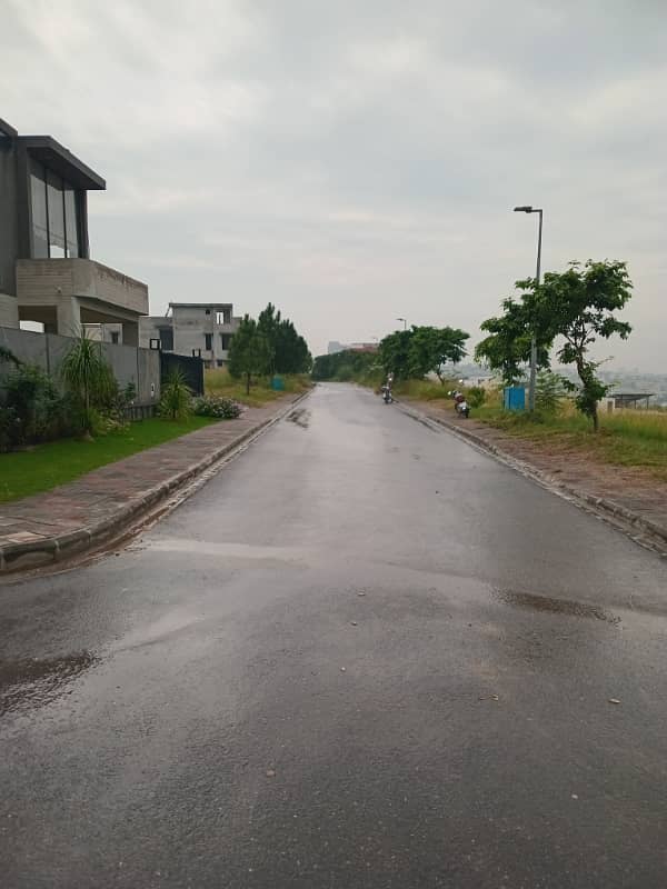 1 kanal heighted plot in Sector C 3