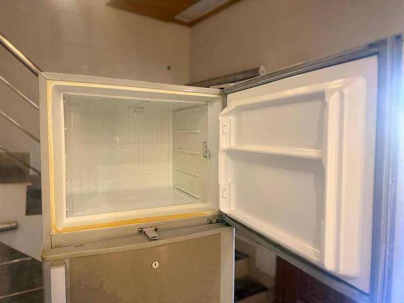 Dawlance Double Door Refrigerator for Sale | Excellent Cooling | Used 3