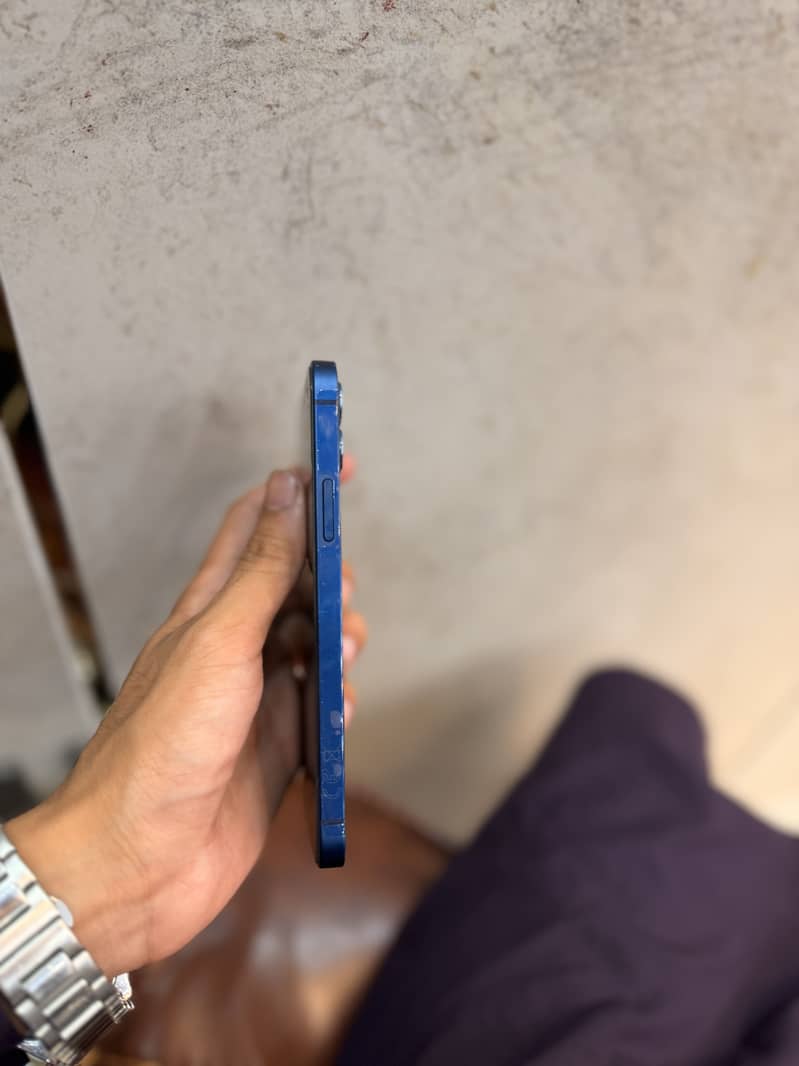 Apple iPhone 12 2