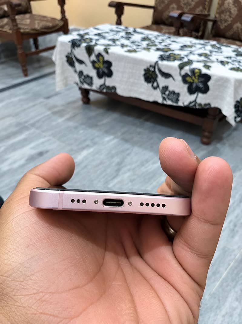 Apple iPhone 15 JV 1