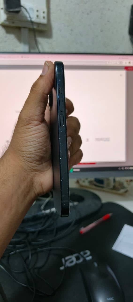 Apple iPhone 15 3