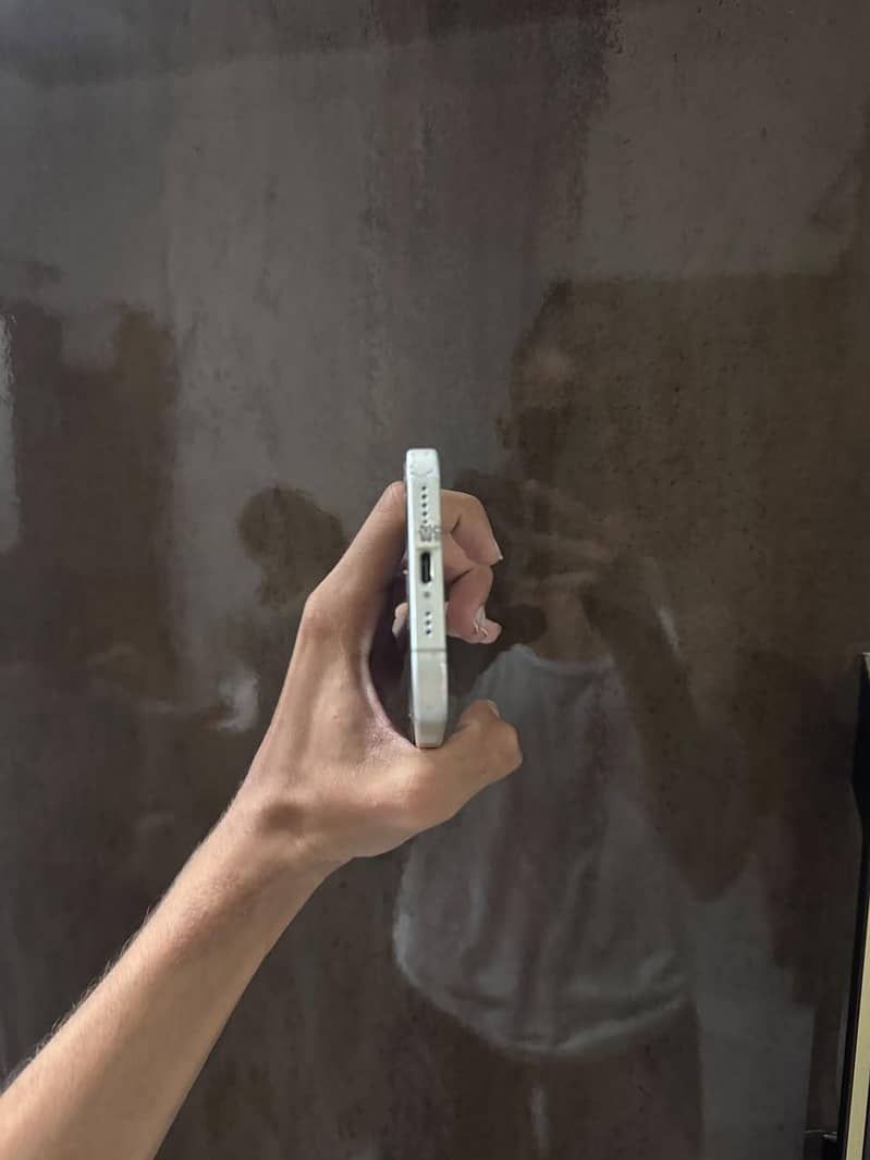 Apple iPhone 17 4