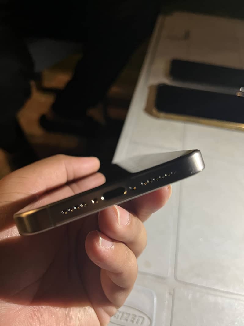 Apple iPhone 15 Pro Max PTA 4