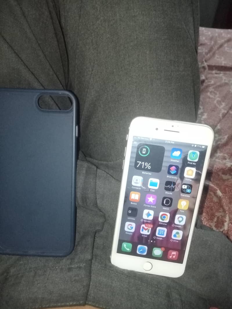 Apple iPhone 7 Plus 0