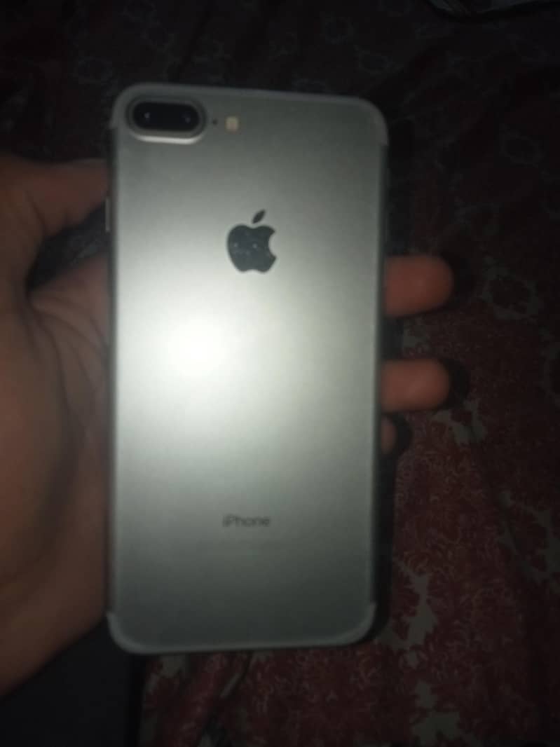 Apple iPhone 7 Plus 1