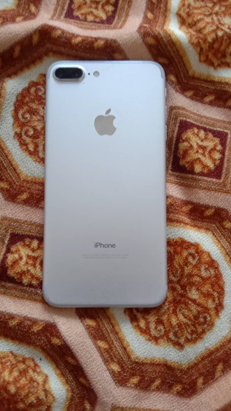 Apple iPhone 7 Plus 1