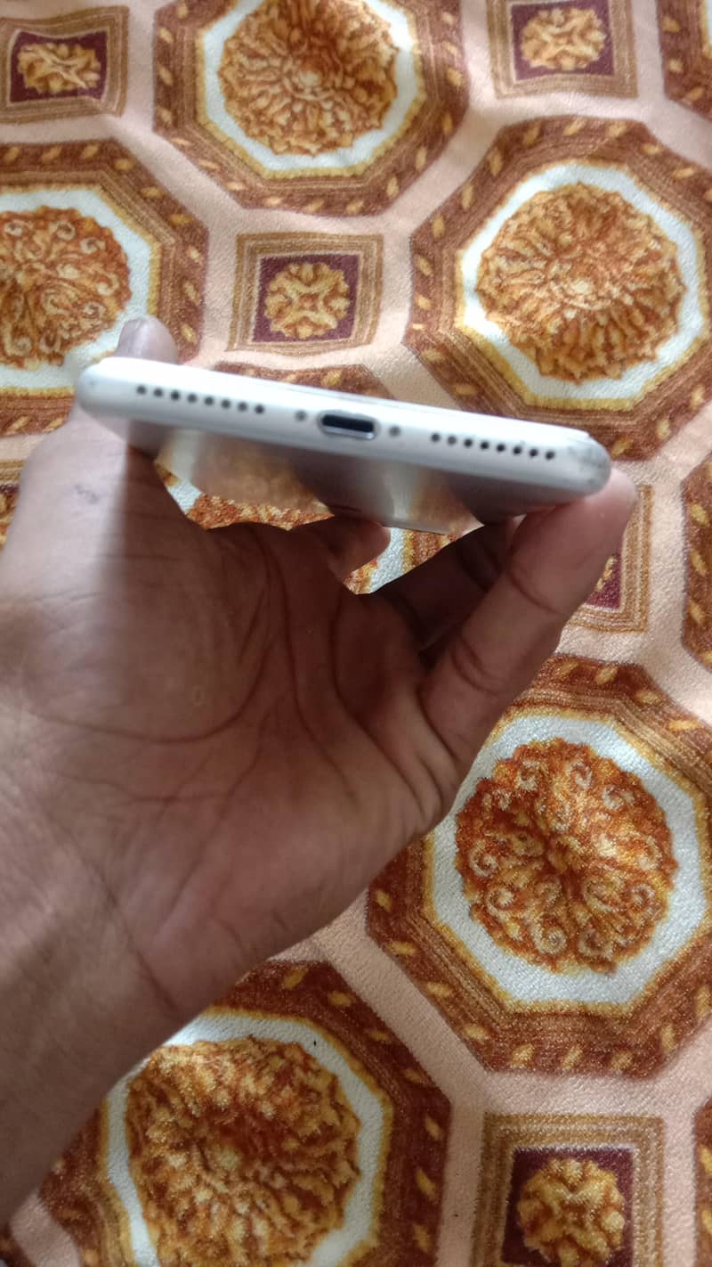 Apple iPhone 7 Plus 3