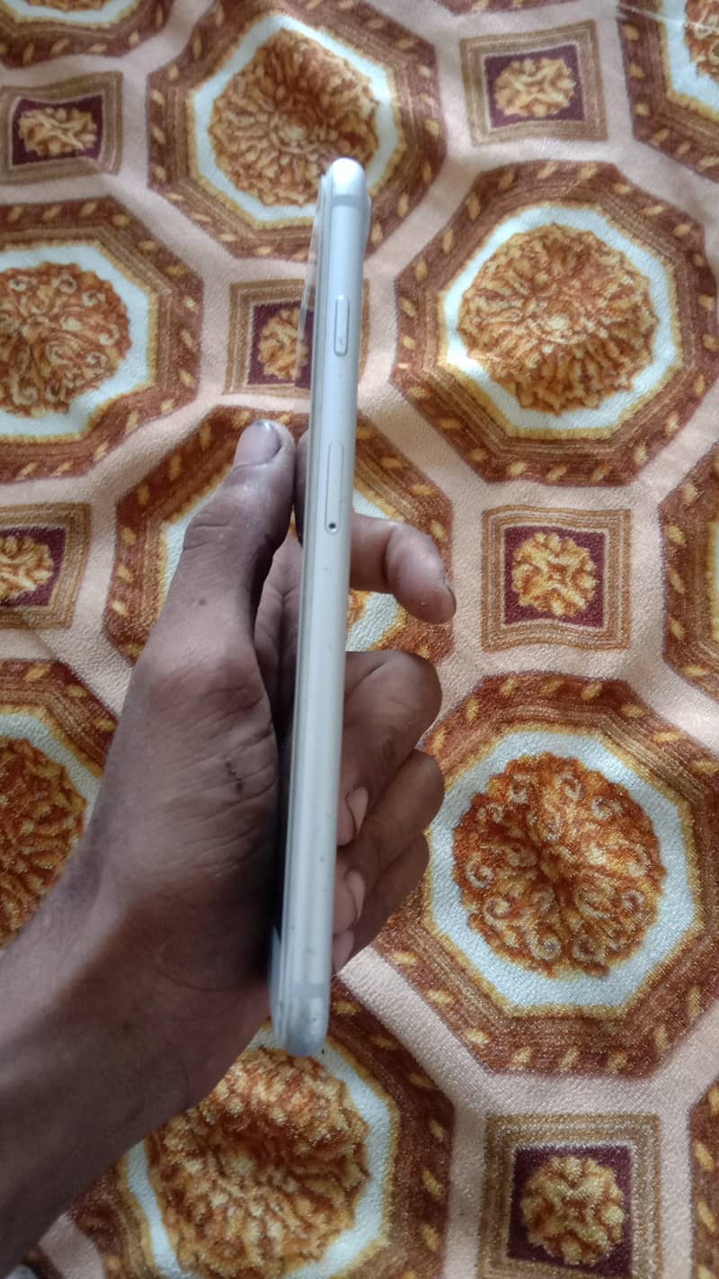 Apple iPhone 7 Plus 4