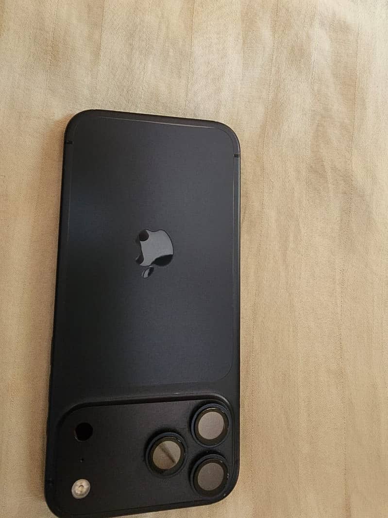Apple iPhone 17 Pro Max 0