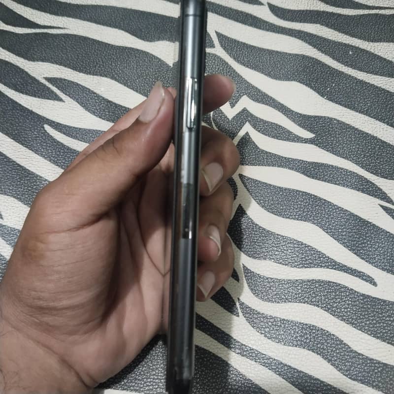 Apple iPhone 11 Pro 2