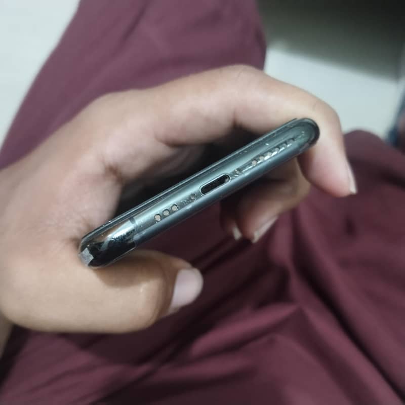 Apple iPhone 11 Pro 3
