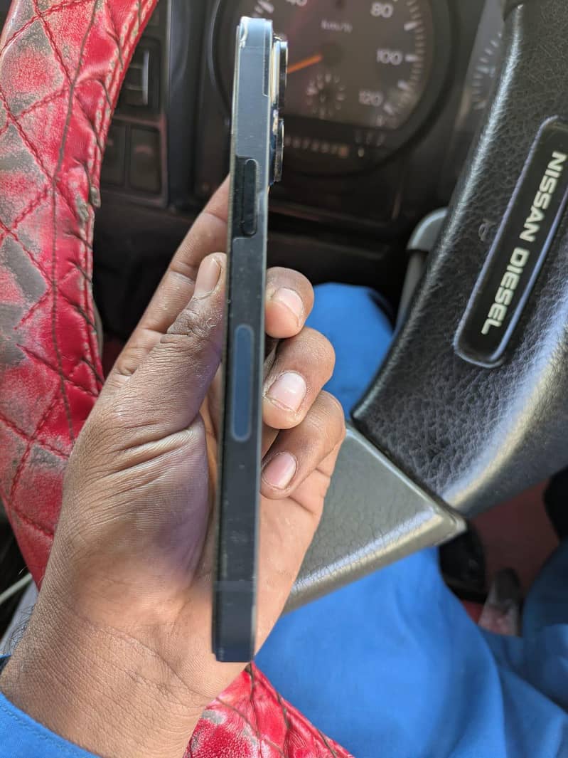 Apple iPhone 14 3