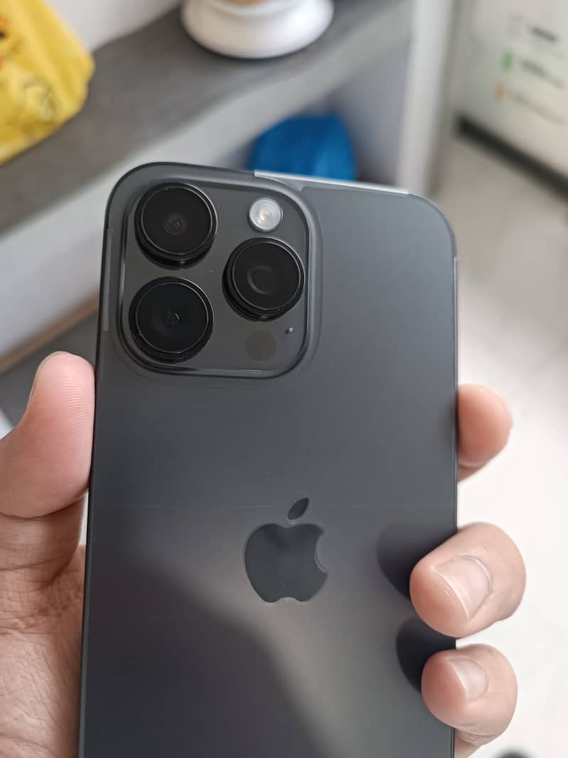 Apple iPhone 15 Pro Max 1