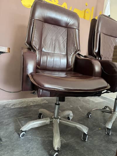 Lethar office boss chairs pair