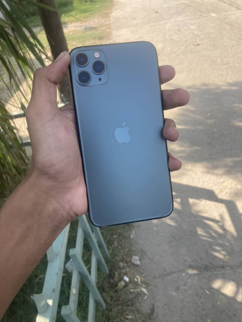 Apple iPhone 11 Pro Max 0