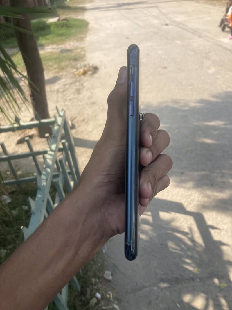 Apple iPhone 11 Pro Max 1