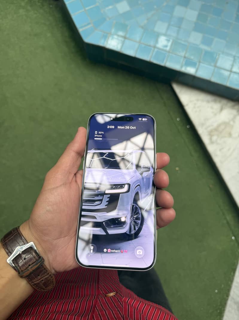iPhone 17 Pro Max 3
