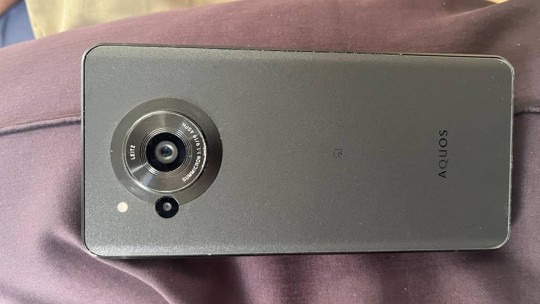 Sharp Aquos Sense7 1