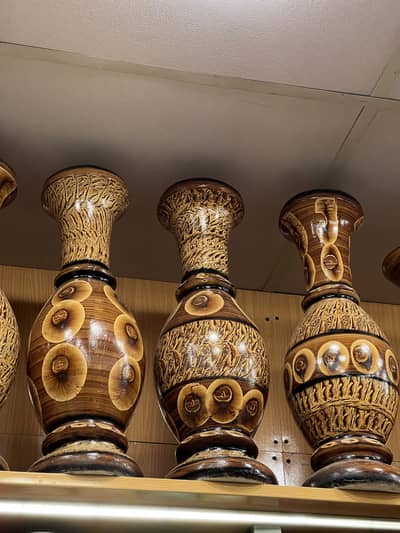 Handcrafted Antique Vases (Multiple Designs & Colors)