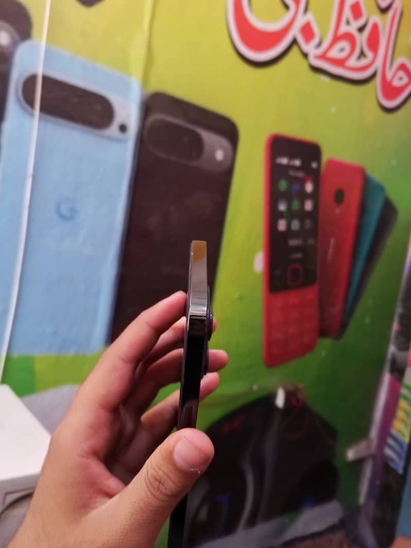 Apple iPhone 12 Pro Max 4