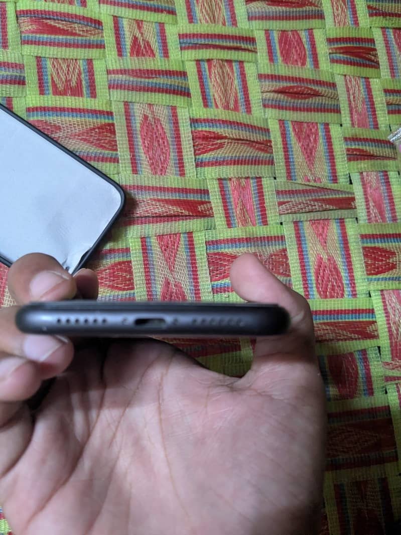 Apple iPhone 11 5