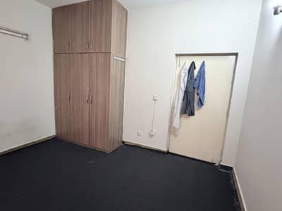 Carpet room available in G11/3 Ibne Sina flat for male