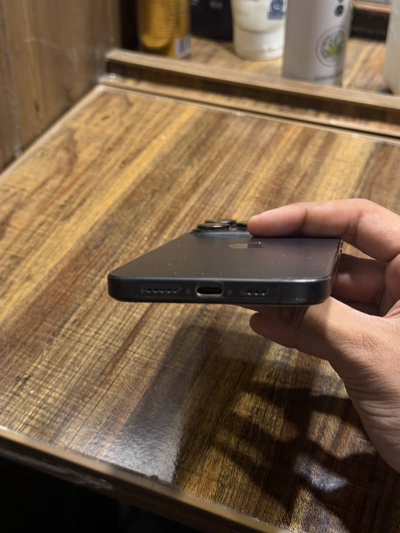 Apple iPhone 15 Pro Max 1