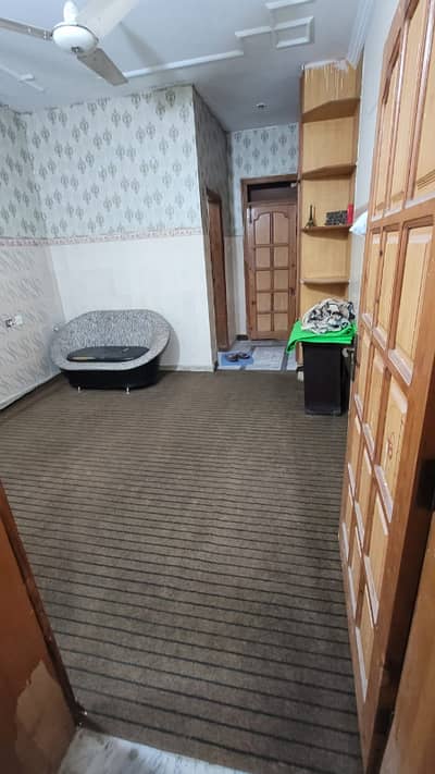 Carpet room available in G10/4 3rd road for Male only