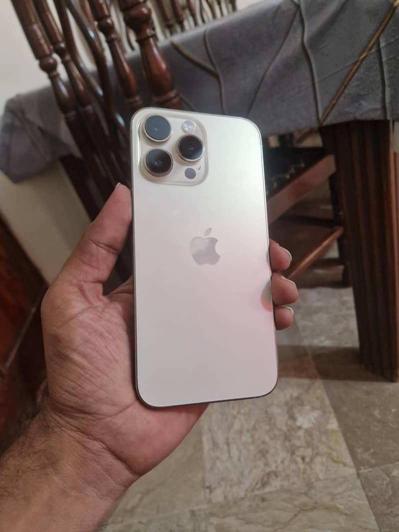 Apple iPhone 14 Pro Max 0