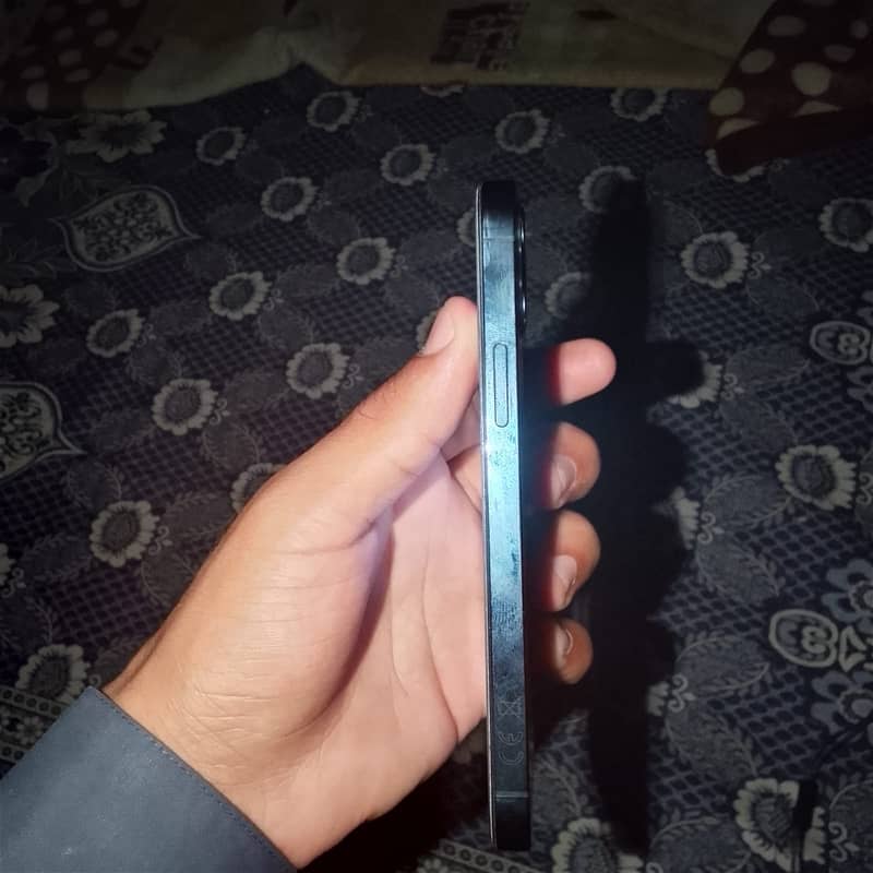 Apple iPhone 12 Pro 3