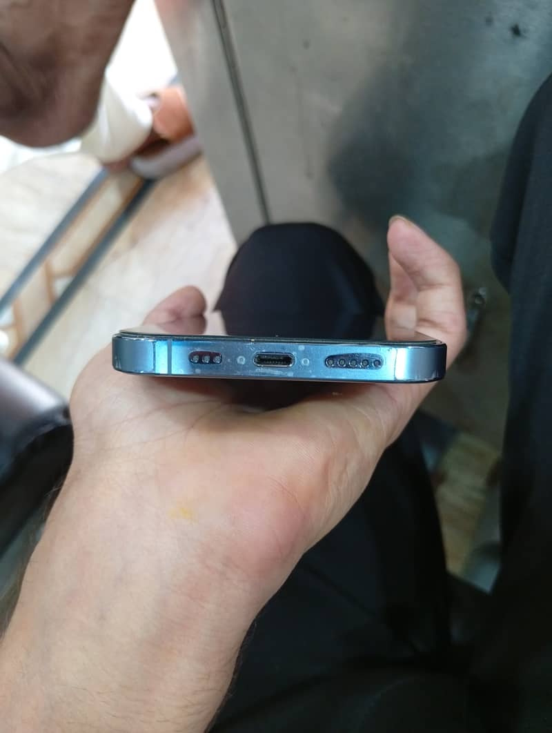 Apple iPhone 13 Pro 1