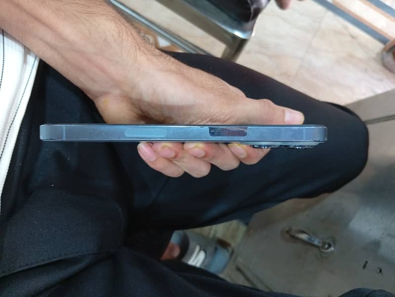 Apple iPhone 13 Pro 2