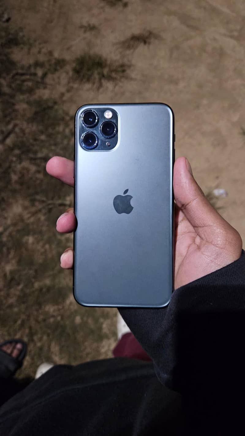 Apple iPhone 11 Pro 4