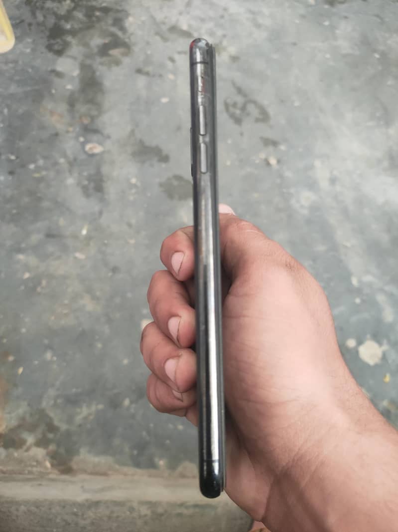 Apple iPhone XS Max 0