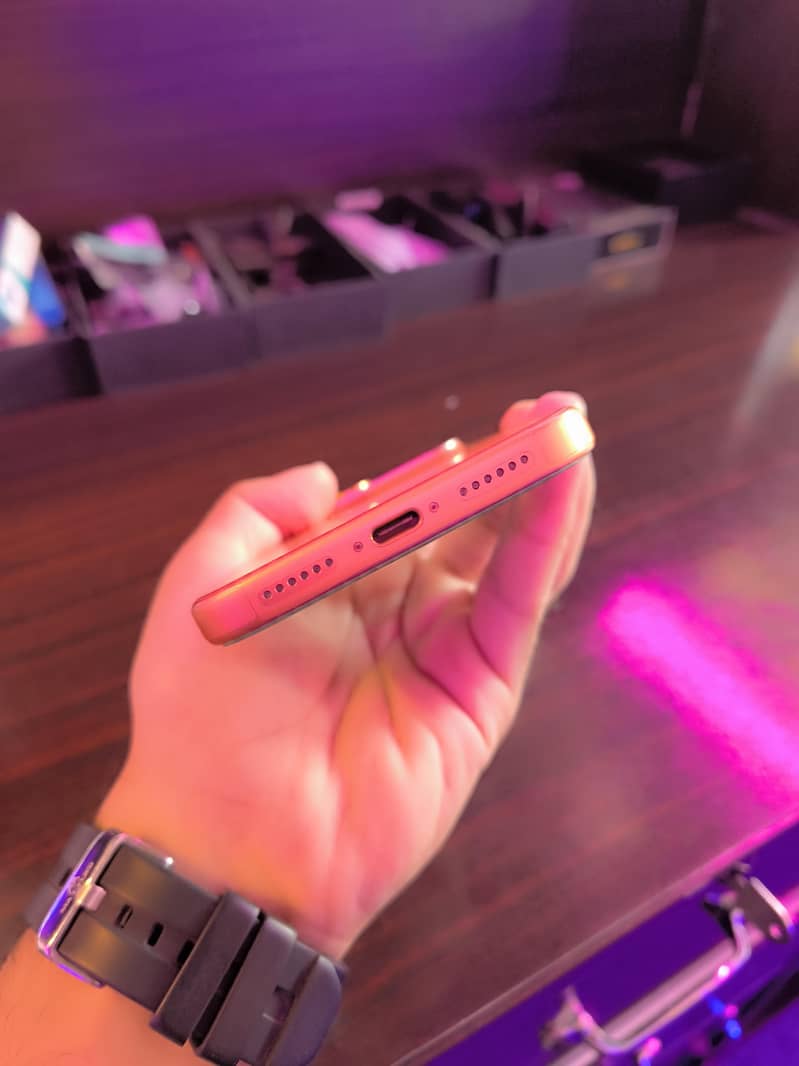 Apple iPhone 17 Pro Max 4