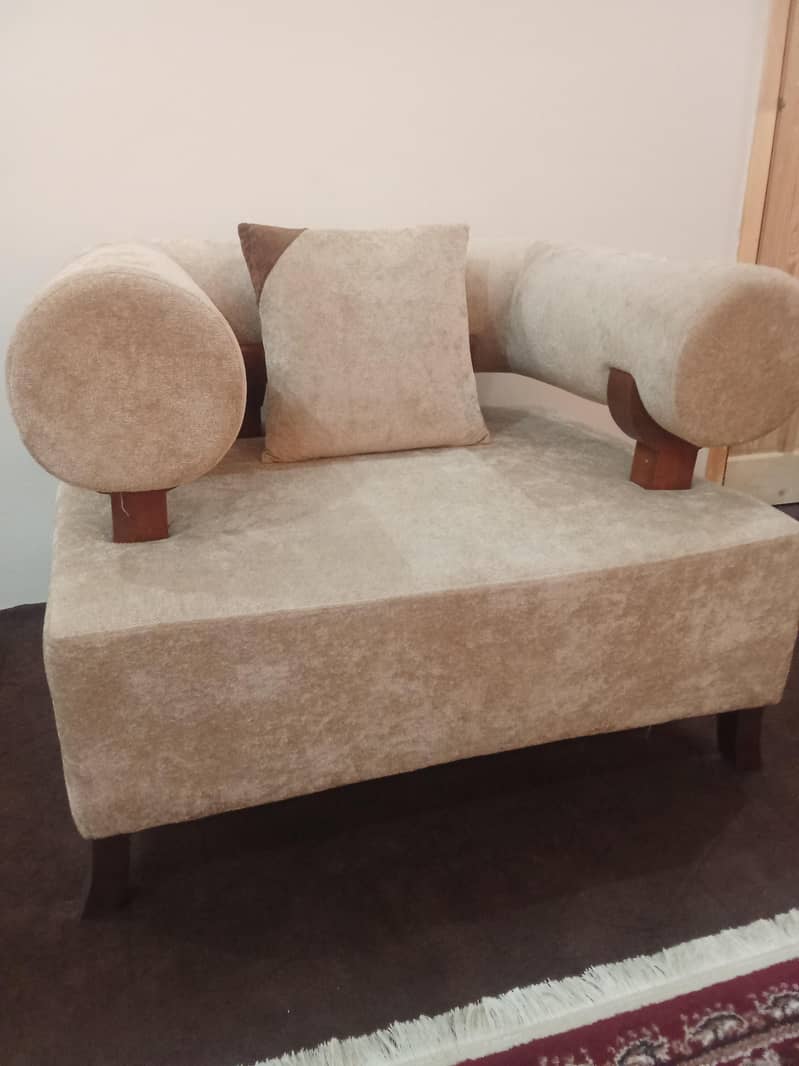7 seater sofa 0