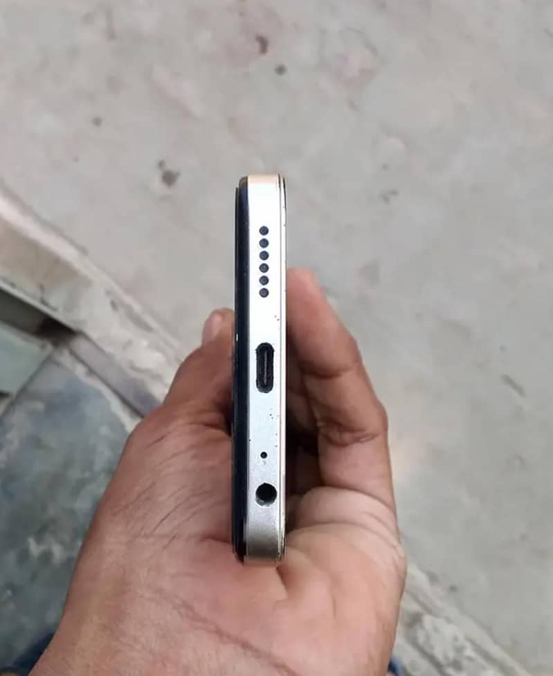 Tecno Spark 20C 3