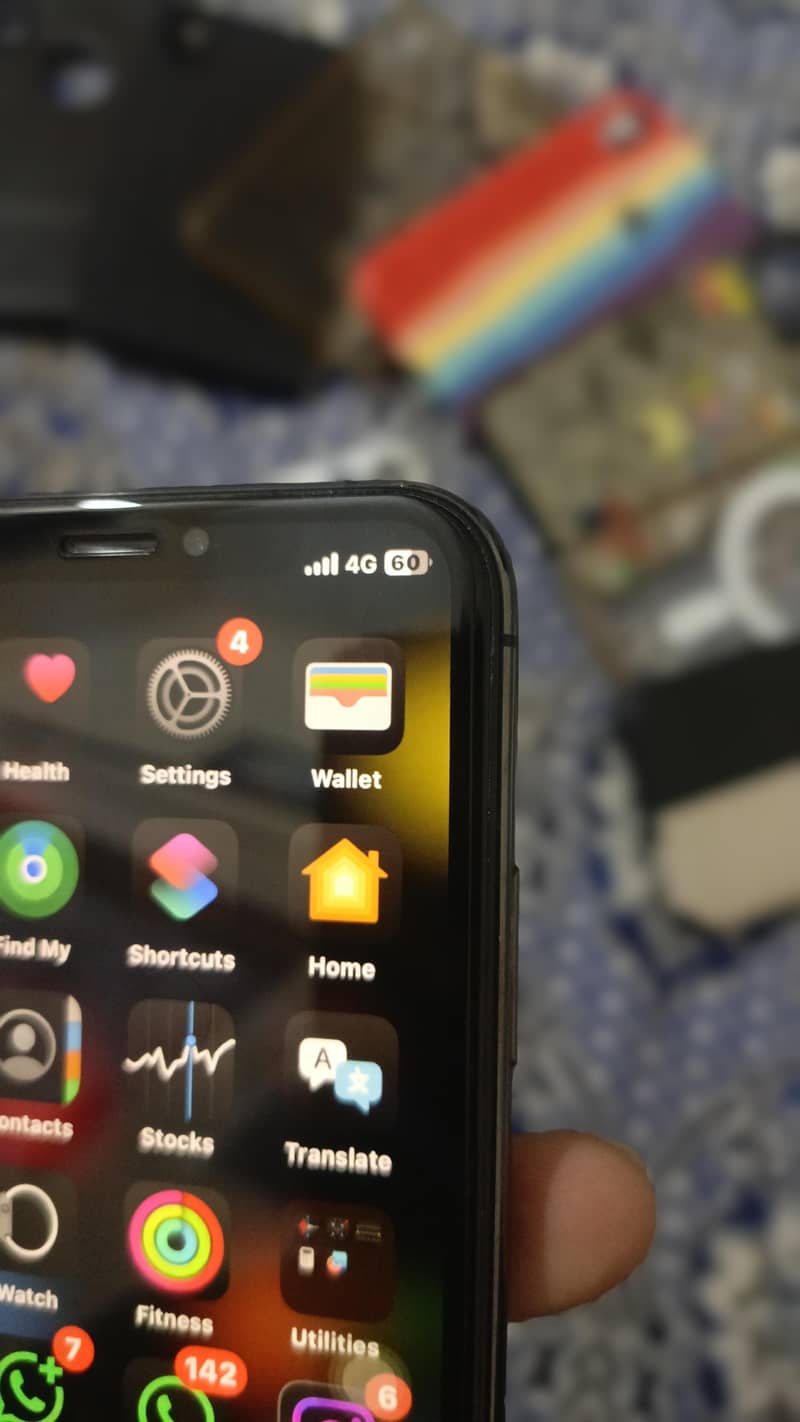 Apple iPhone XS 4