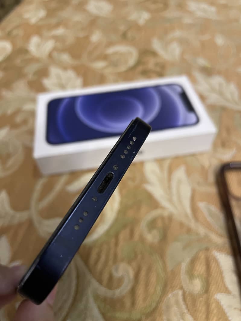 Apple iPhone 12 2