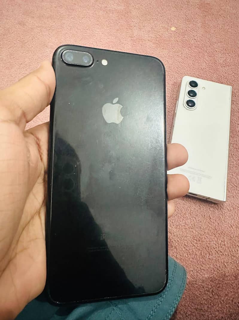Apple iPhone 7 Plus 0